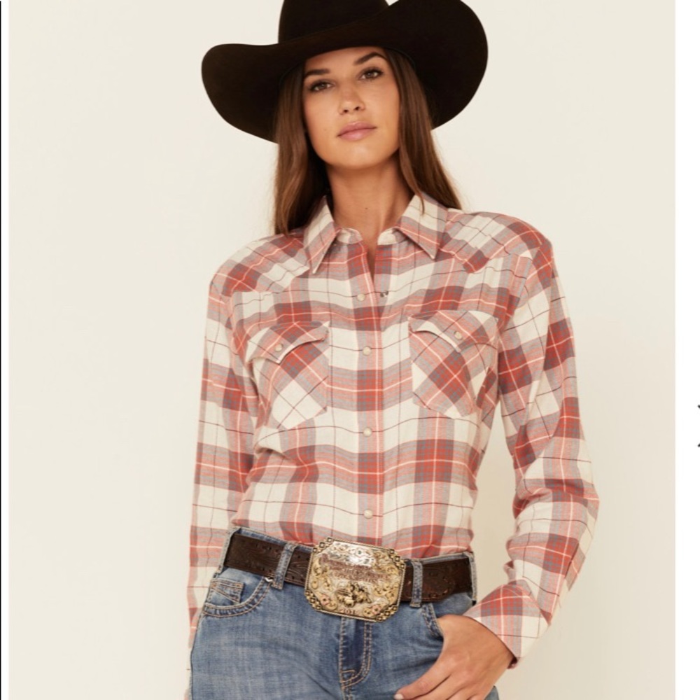 WRANGLER WOMEN'S IVORY & BURGUNDY PLAID LONG SLEEVE SNAP WESTERN FLANNEL SHIRT
